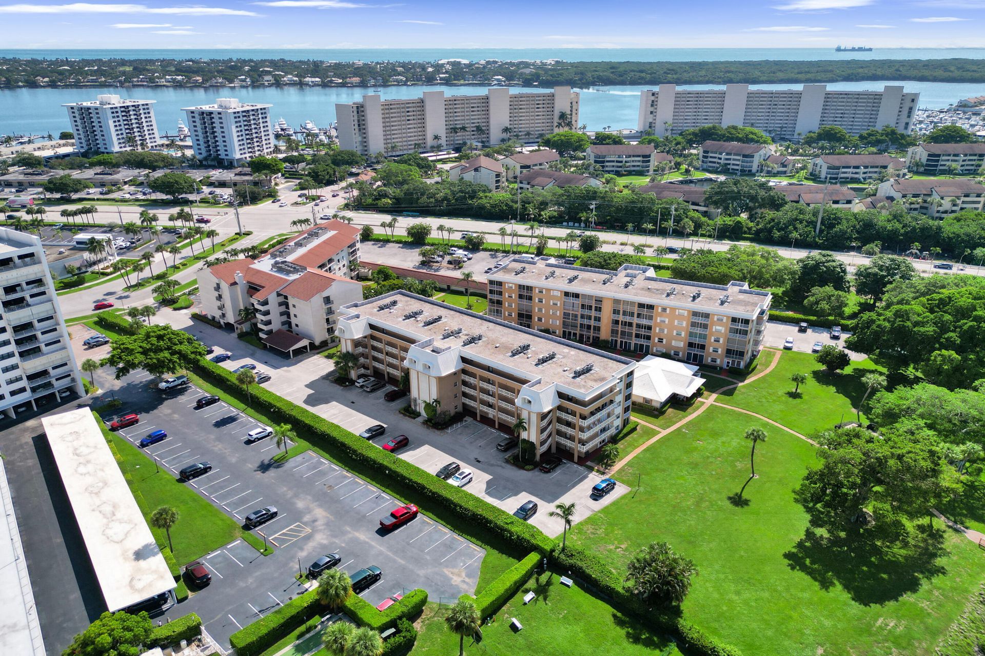 308 Golfview Road, Unit 406, North Palm Beach, FL 33408 Photo