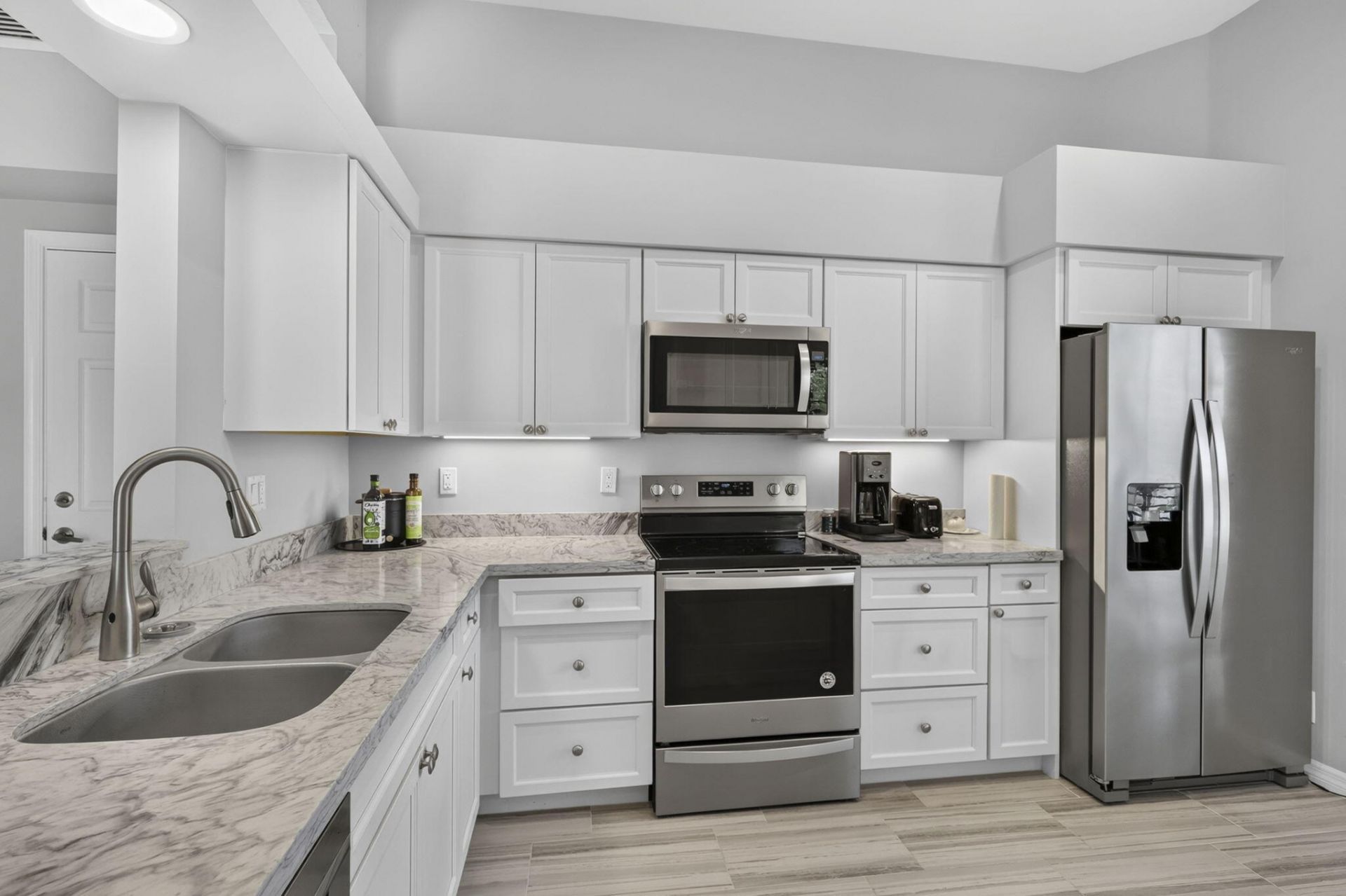 1020 Via Jardin, Riviera Beach, FL 33418 Photo