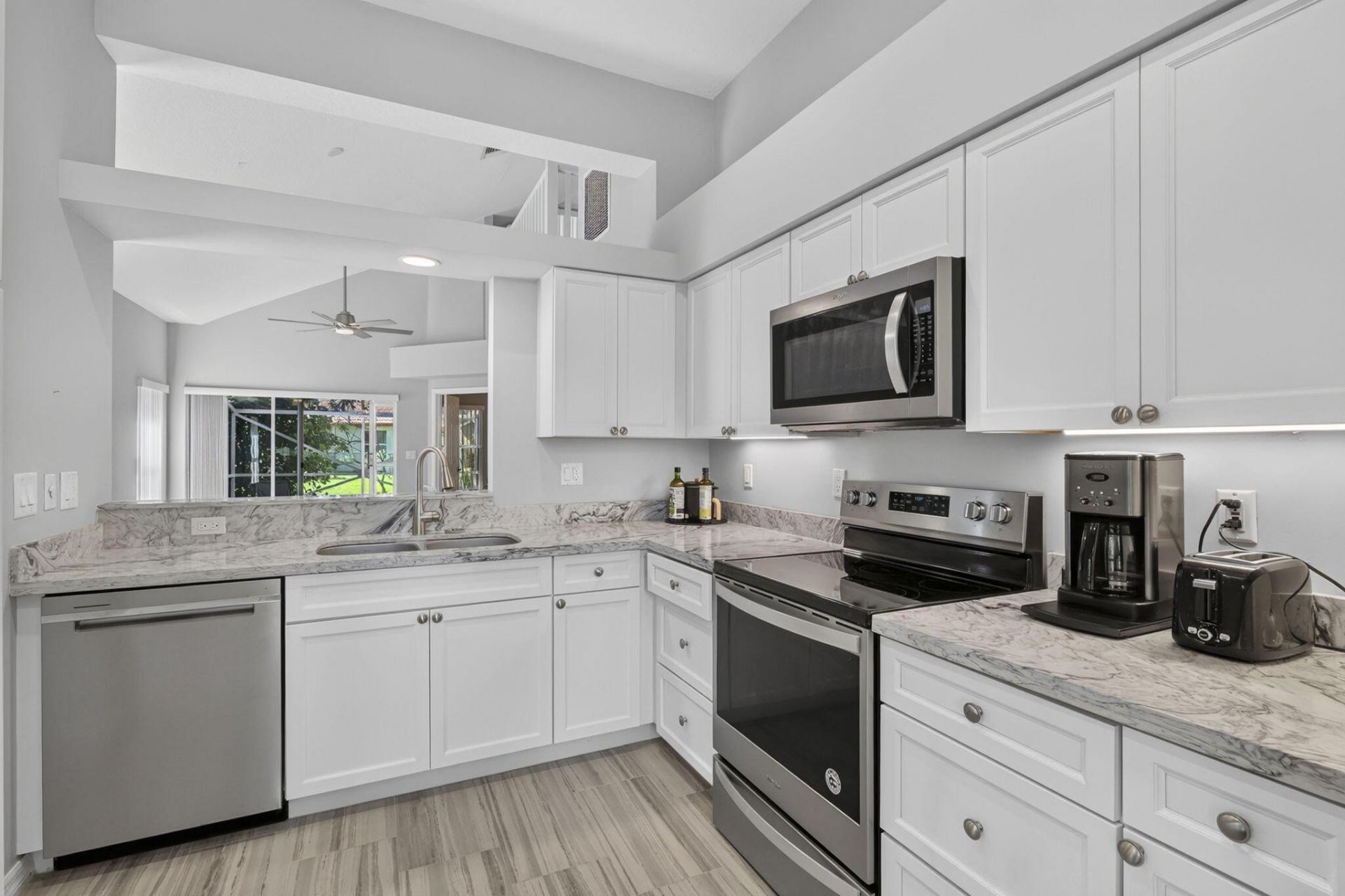 1020 Via Jardin, Riviera Beach, FL 33418 Photo