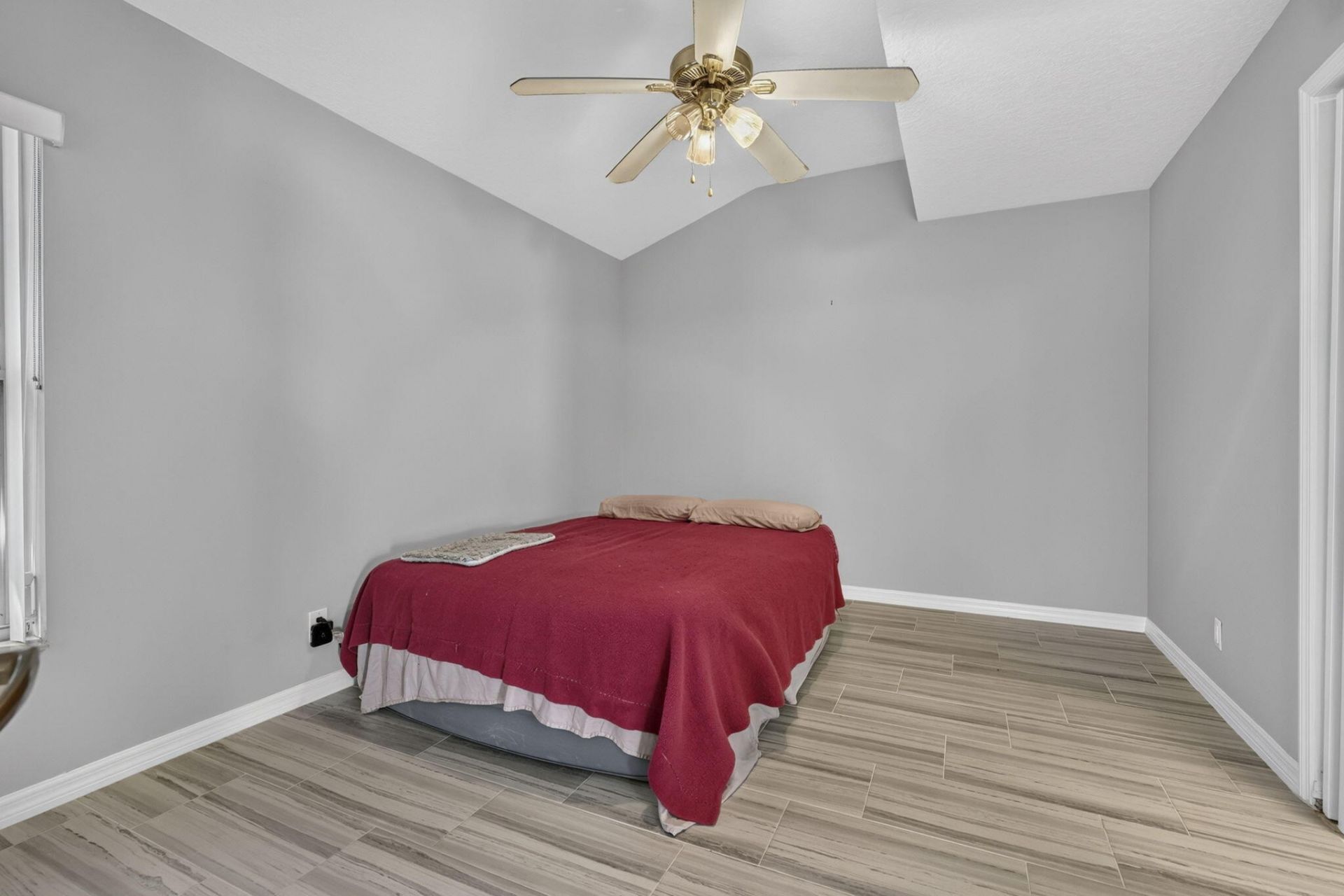 1020 Via Jardin, Riviera Beach, FL 33418 Photo