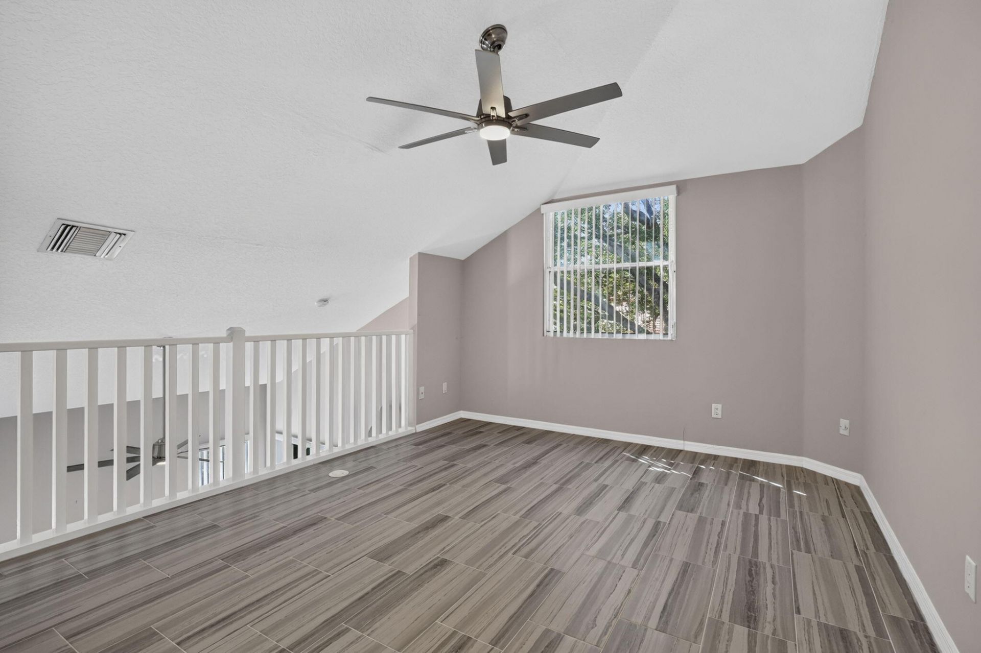 1020 Via Jardin, Riviera Beach, FL 33418 Photo