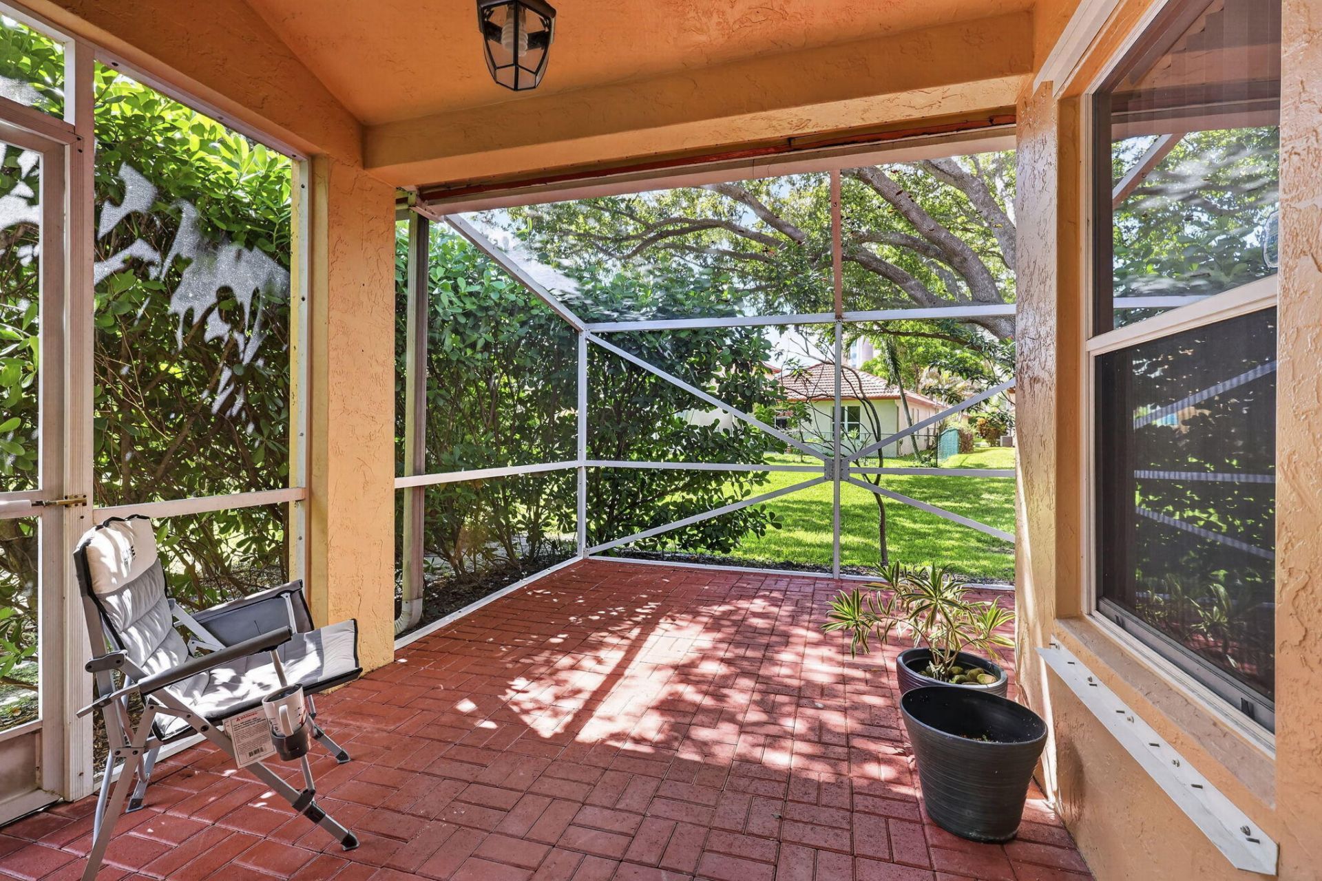 1020 Via Jardin, Riviera Beach, FL 33418 Photo