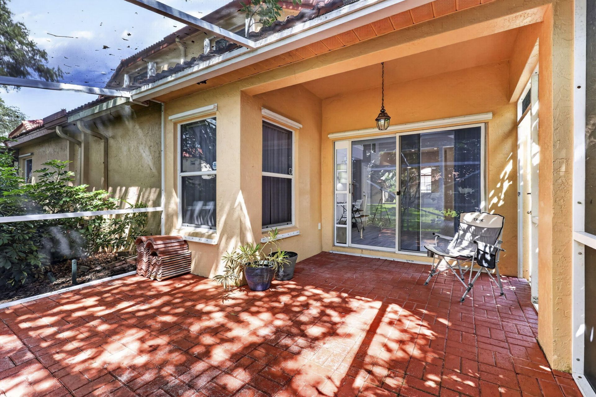 1020 Via Jardin, Riviera Beach, FL 33418 Photo