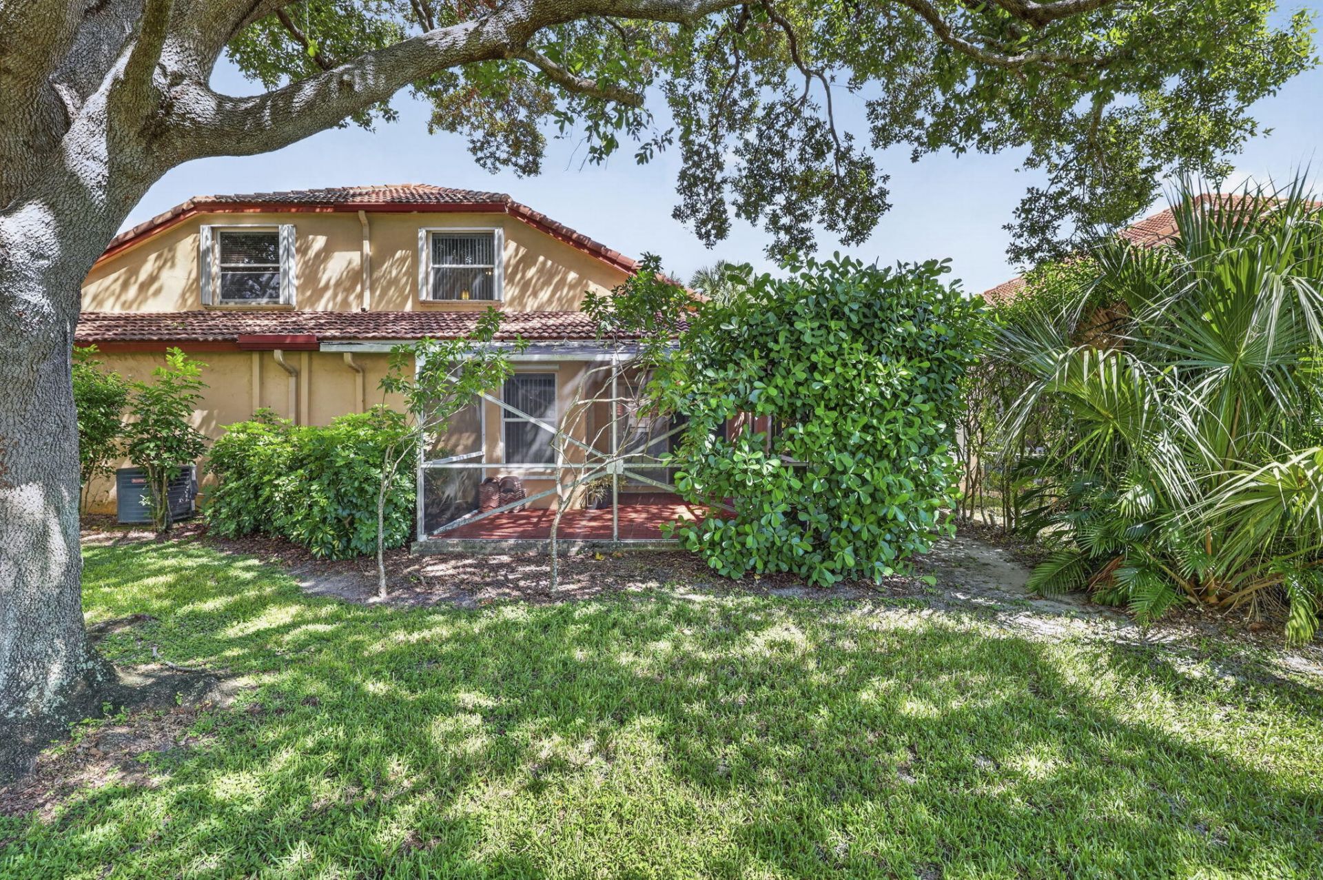 1020 Via Jardin, Riviera Beach, FL 33418 Photo