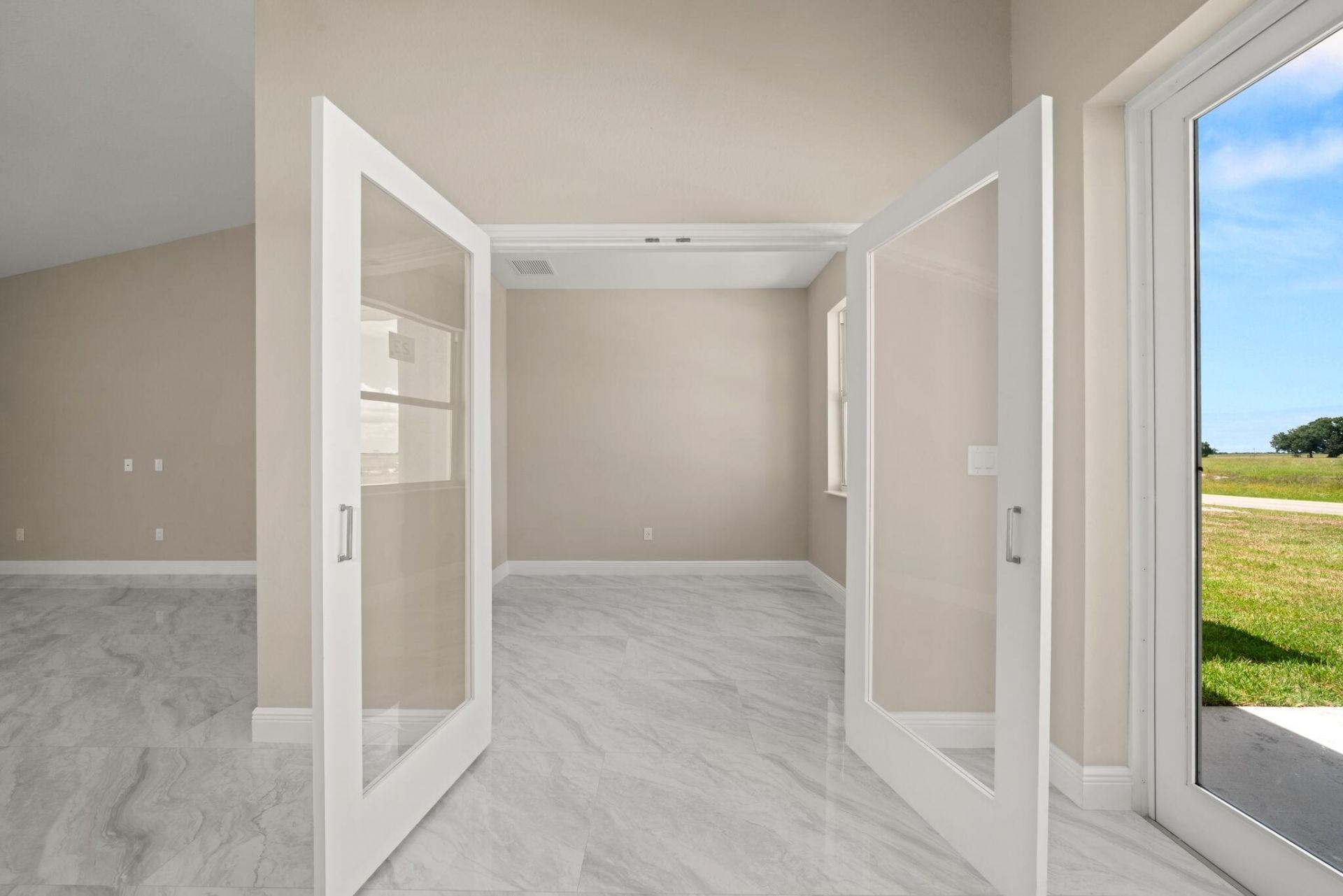 525 Glen Mar Circle, Sebring, FL 33876 Photo