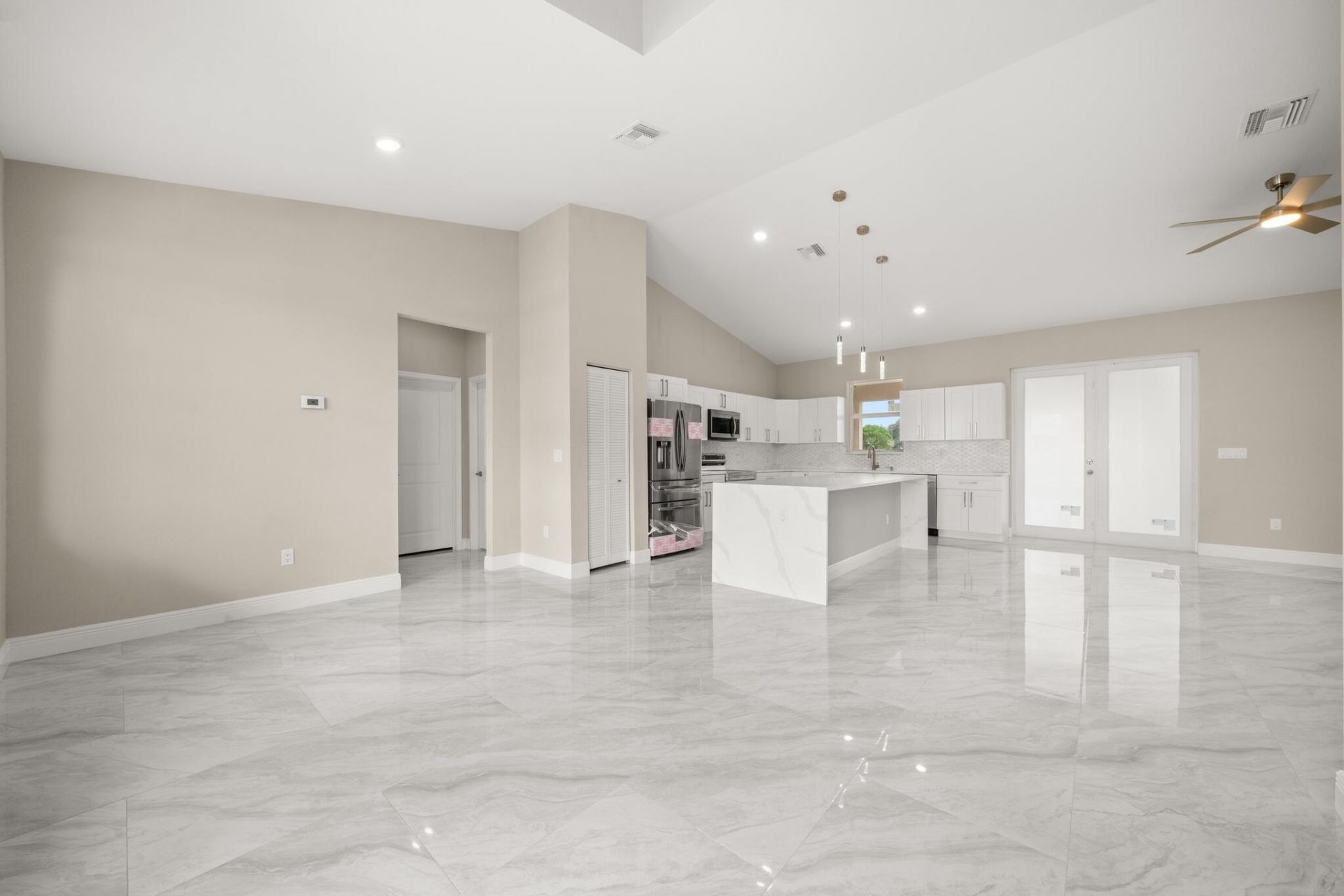 525 Glen Mar Circle, Sebring, FL 33876 Photo