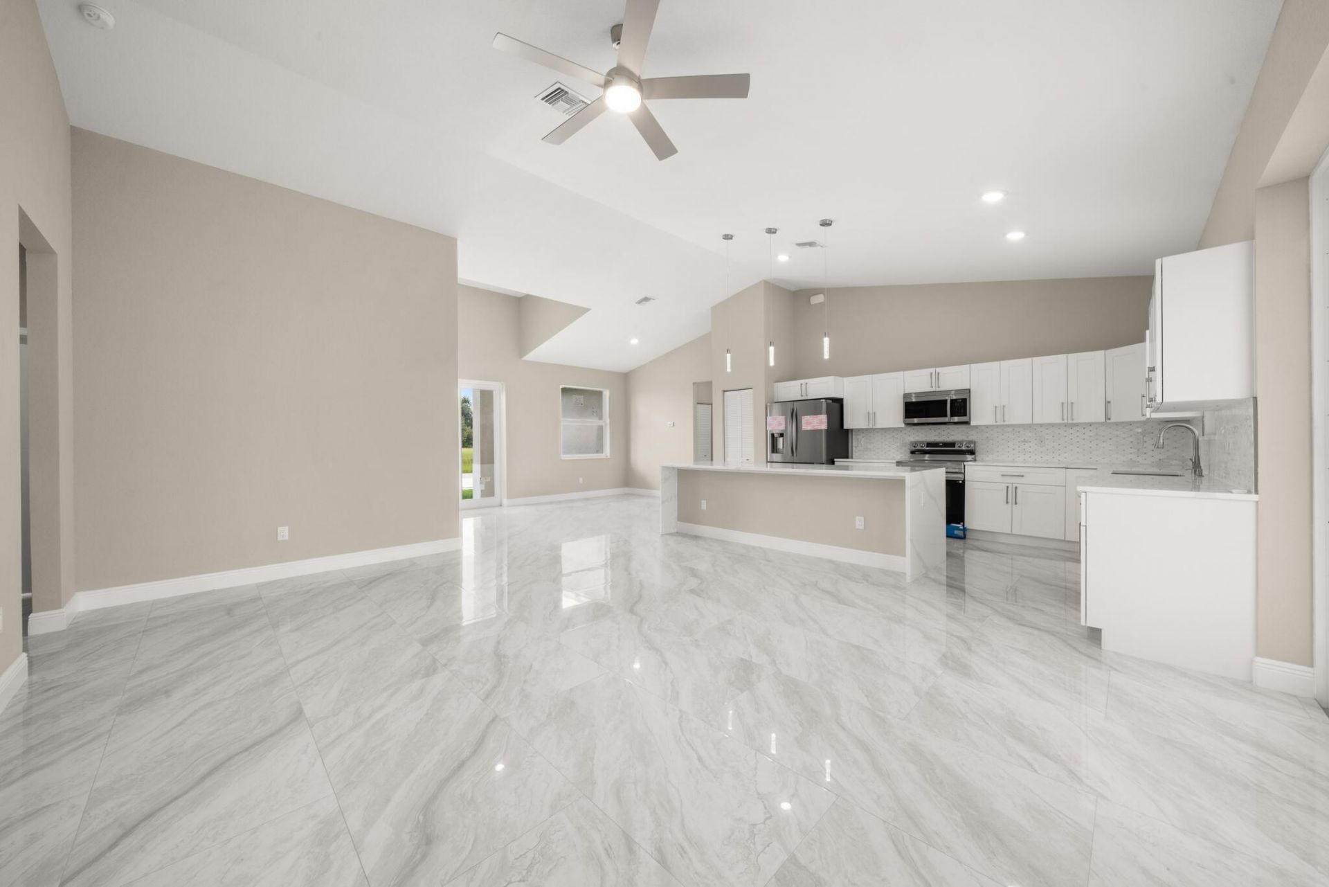525 Glen Mar Circle, Sebring, FL 33876 Photo