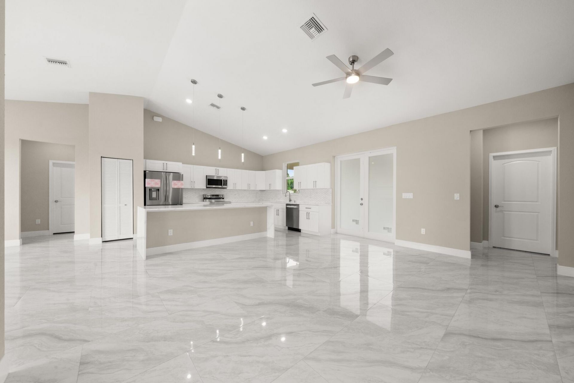 525 Glen Mar Circle, Sebring, FL 33876 Photo