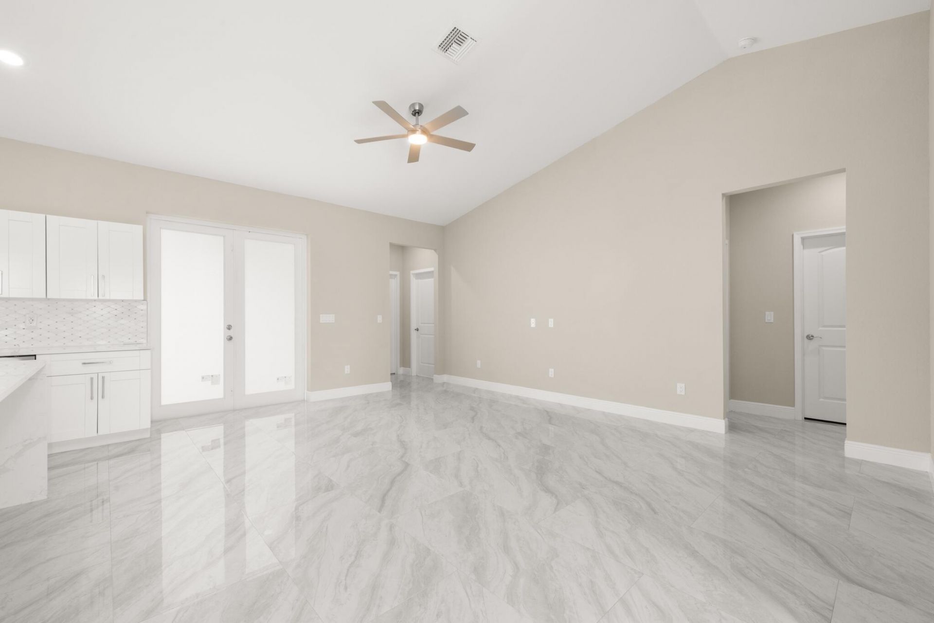 525 Glen Mar Circle, Sebring, FL 33876 Photo