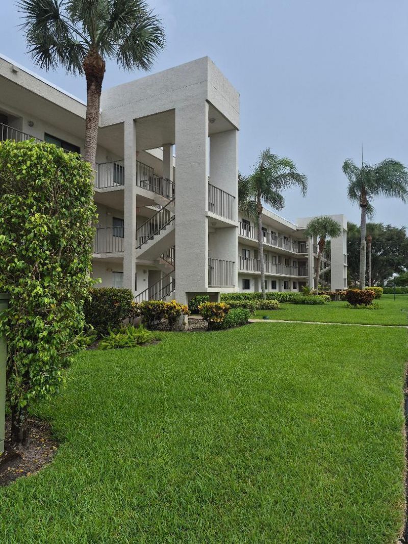 5574 Witney Drive, Unit 206, Delray Beach, FL 33484 Photo