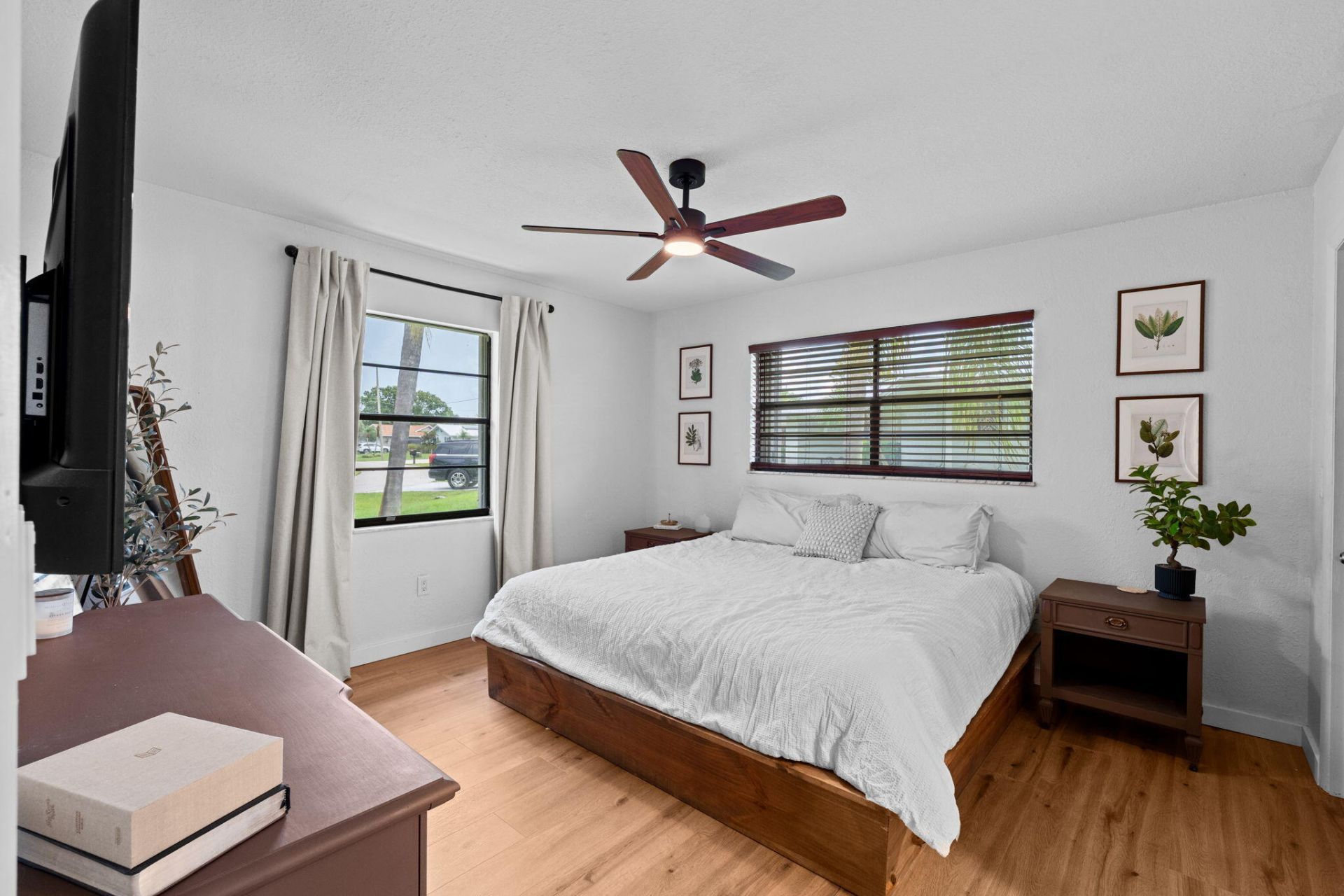 1292 SE Mendavia Avenue, Port Saint Lucie, FL 34952 Photo