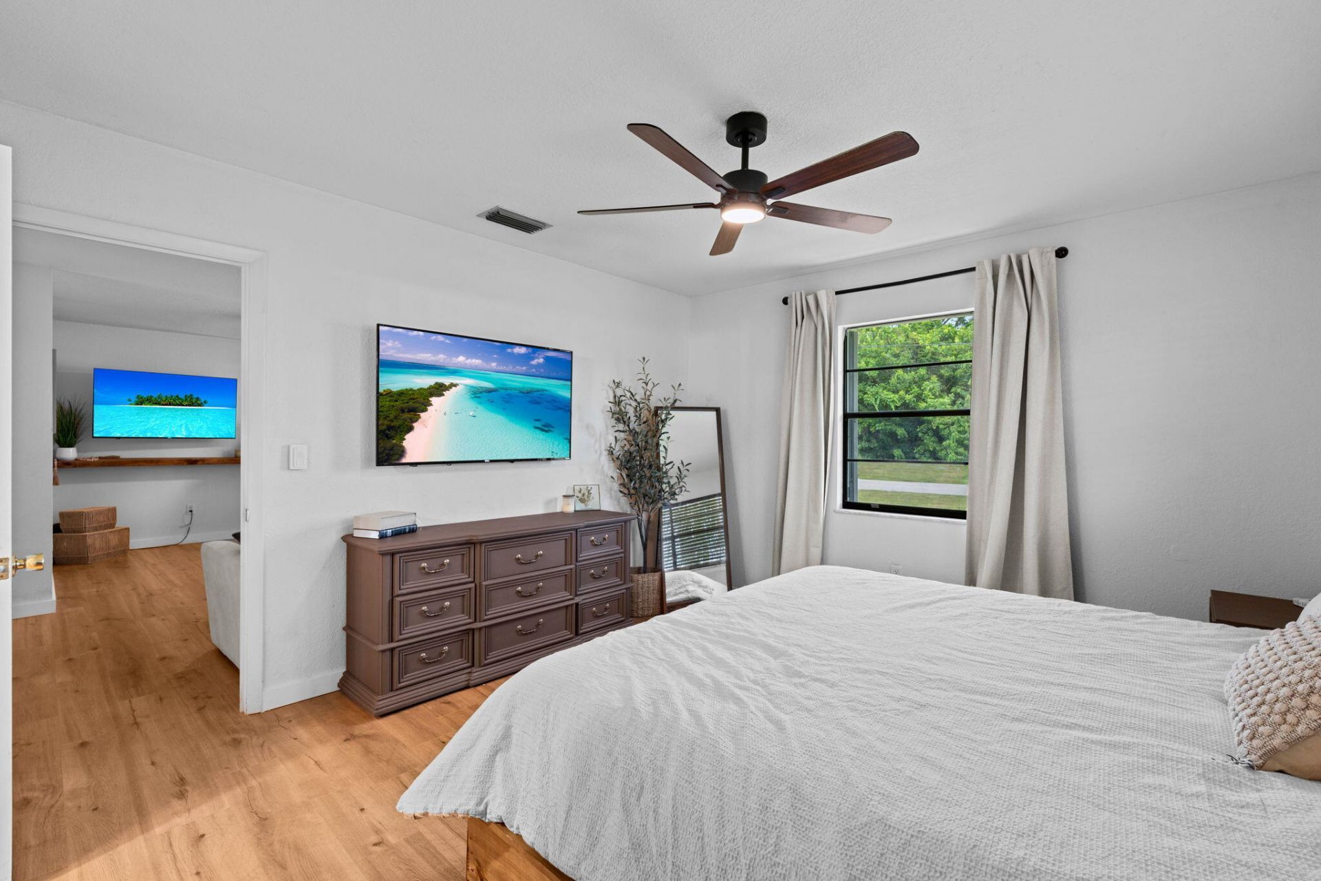 1292 SE Mendavia Avenue, Port Saint Lucie, FL 34952 Photo