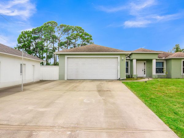 1002 SW ROMAINE Lane, Port St. Lucie, FL 34953
