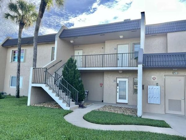 120 Lake Meryl Drive, Unit 220, West Palm Beach, FL 33411