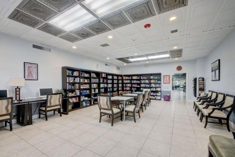 120 Lake Meryl Drive, Unit 220, West Palm Beach, FL 33411 Photo