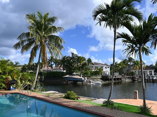 1104 WASHINGTON Street, Hollywood, FL 33019