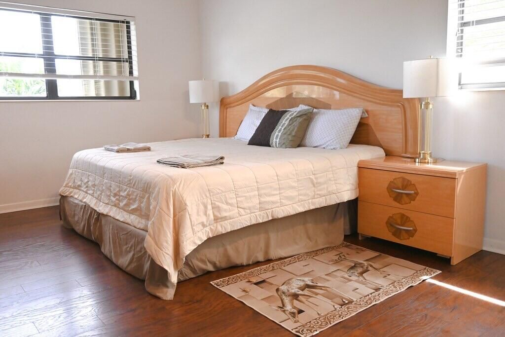 1104 Washington Street, Hollywood, FL 33019 Photo