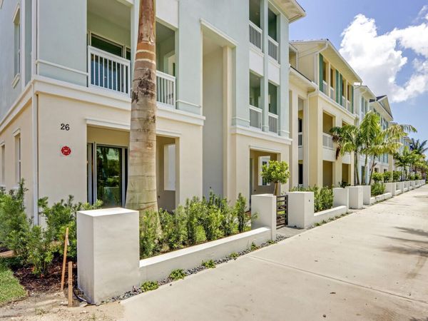 12556 Gross Pointe Drive, Palm Beach Gardens, FL 33418