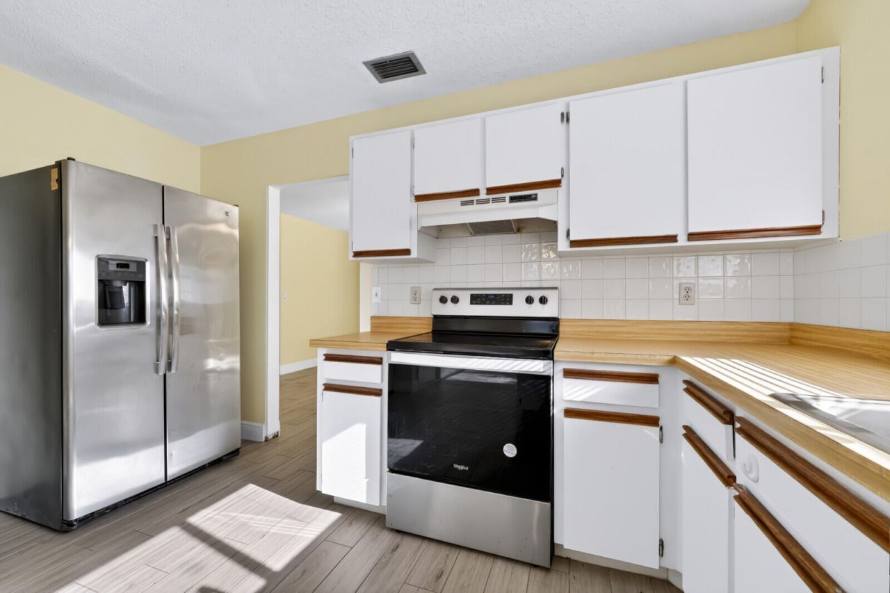 1422 SE Arenson Lane, Port Saint Lucie, FL 34952 Photo