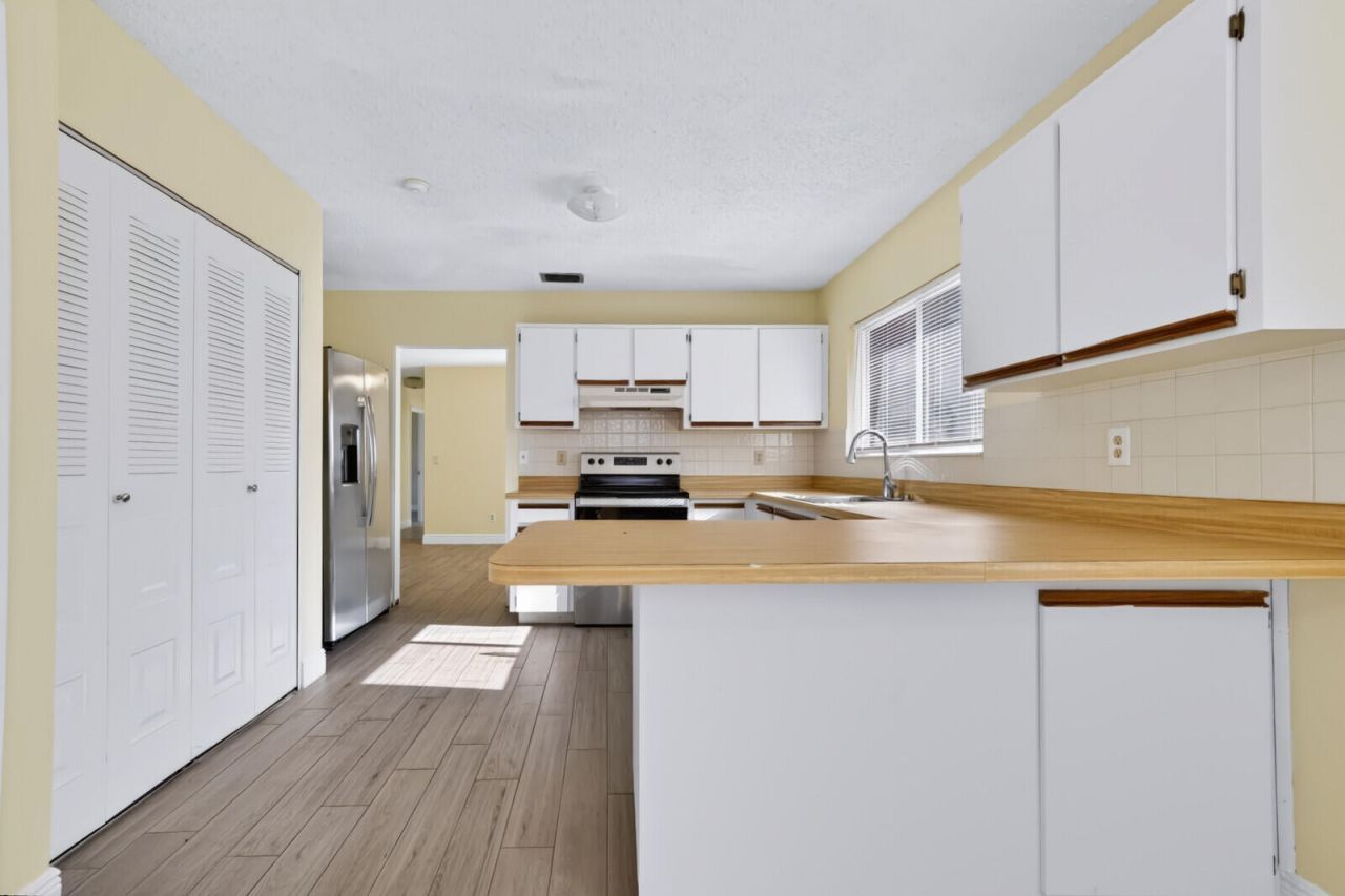 1422 SE Arenson Lane, Port Saint Lucie, FL 34952 Photo