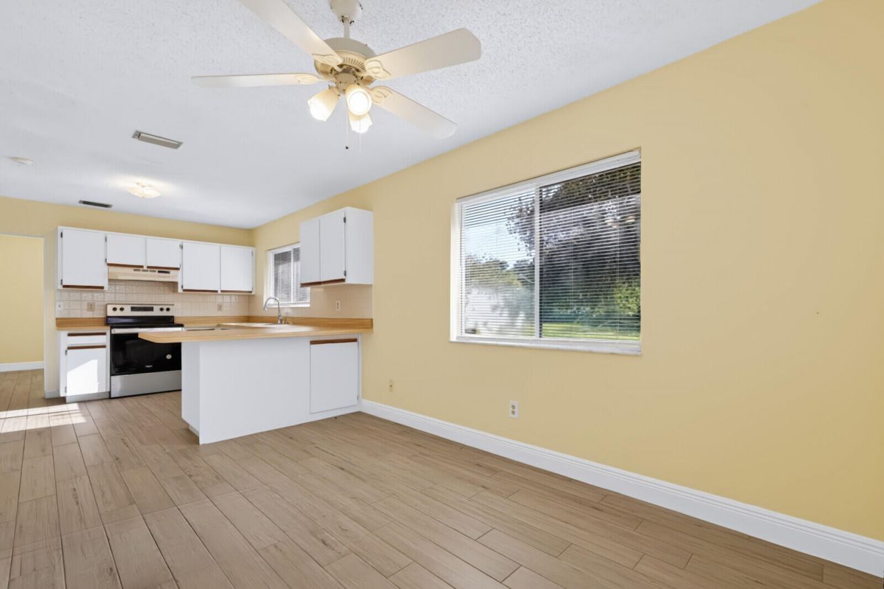 1422 SE Arenson Lane, Port Saint Lucie, FL 34952 Photo