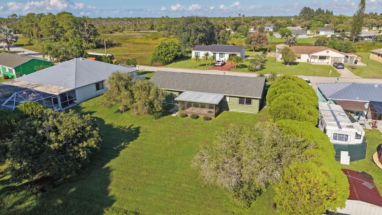 1422 SE Arenson Lane, Port Saint Lucie, FL 34952 Photo