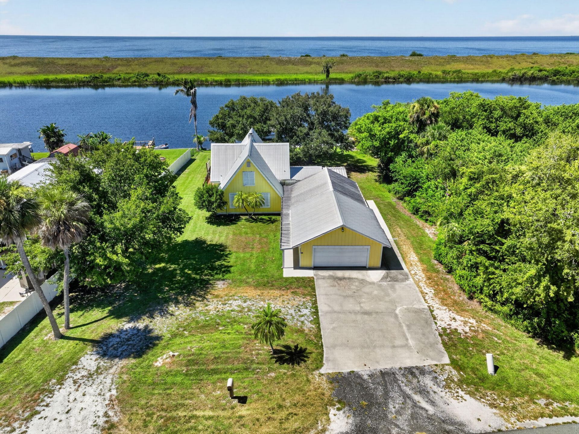 6532 Us-441, Okeechobee, FL 34974 Photo
