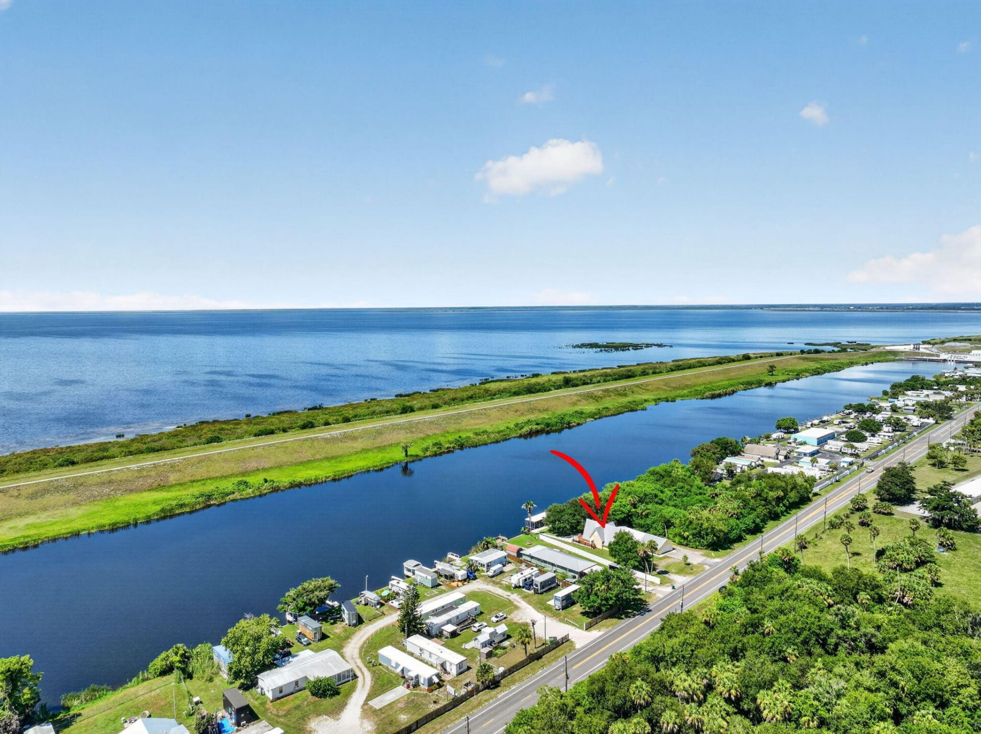 6532 Us-441, Okeechobee, FL 34974 Photo