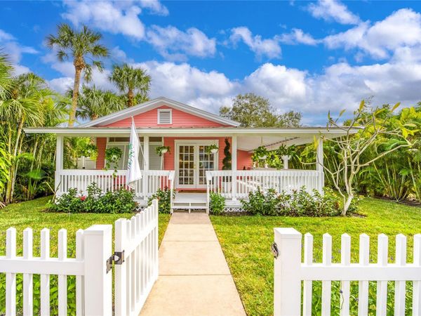 645 SW CLEVELAND Avenue, Stuart, FL 34994