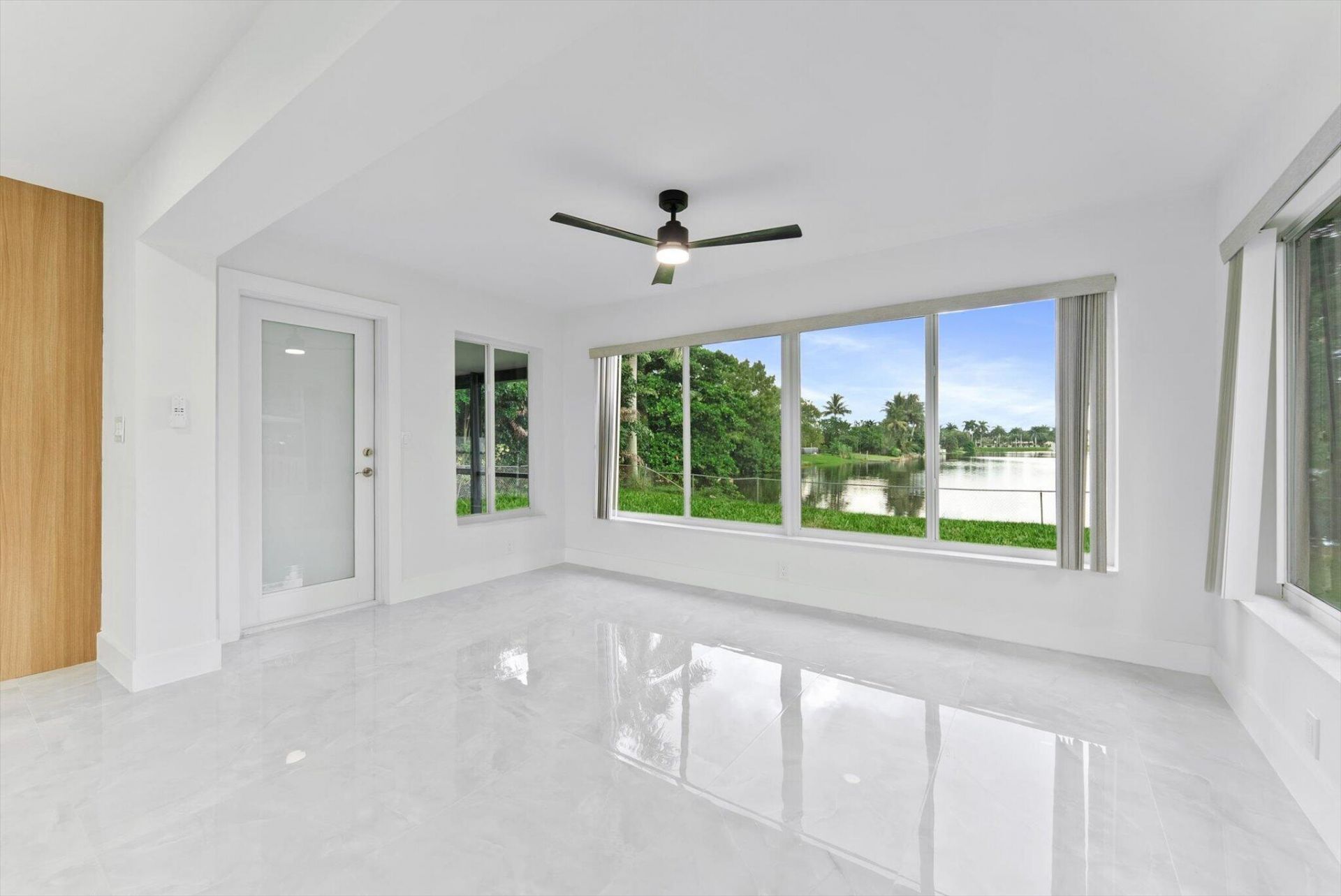 256 Greenbrier Drive, Palm Springs, FL 33461 Photo