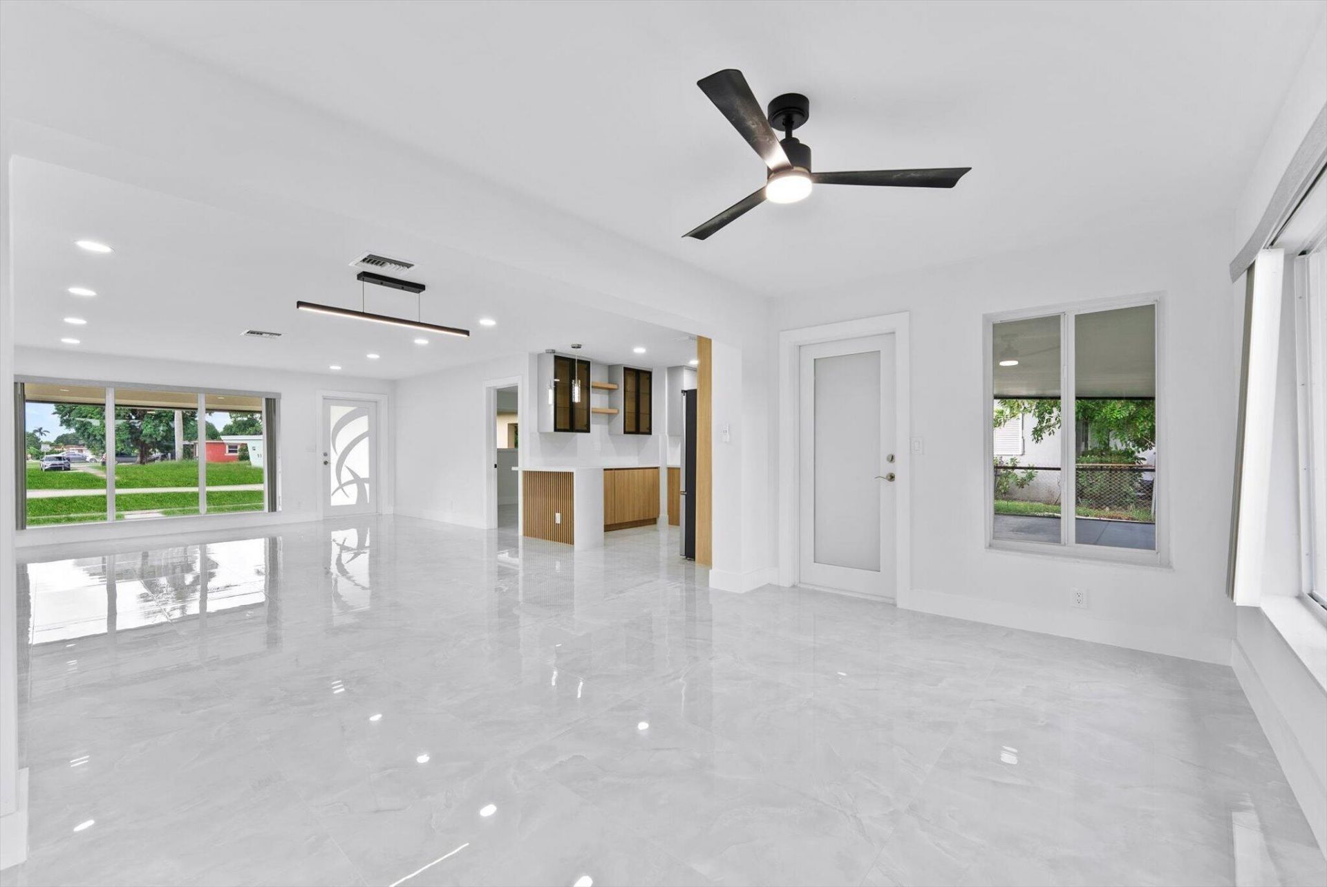 256 Greenbrier Drive, Palm Springs, FL 33461 Photo