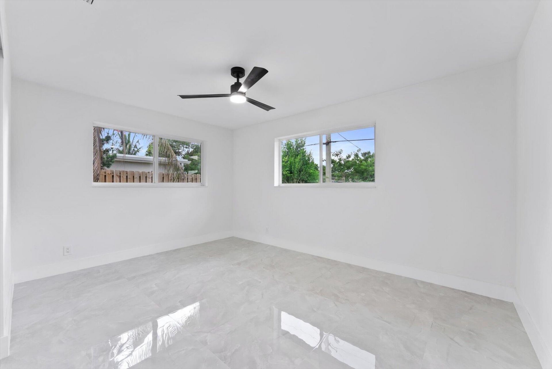 256 Greenbrier Drive, Palm Springs, FL 33461 Photo
