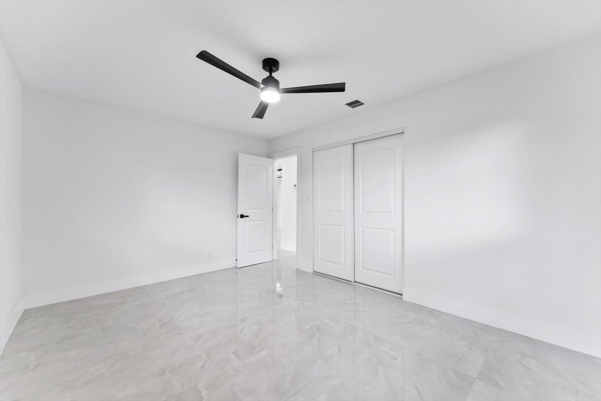 256 Greenbrier Drive, Palm Springs, FL 33461 Photo