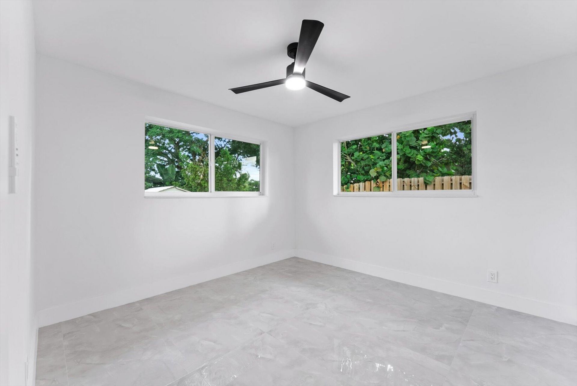 256 Greenbrier Drive, Palm Springs, FL 33461 Photo