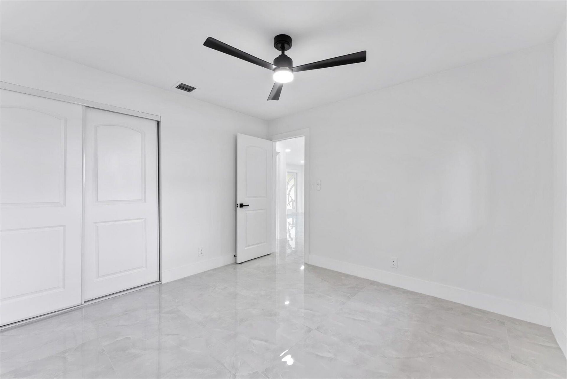 256 Greenbrier Drive, Palm Springs, FL 33461 Photo