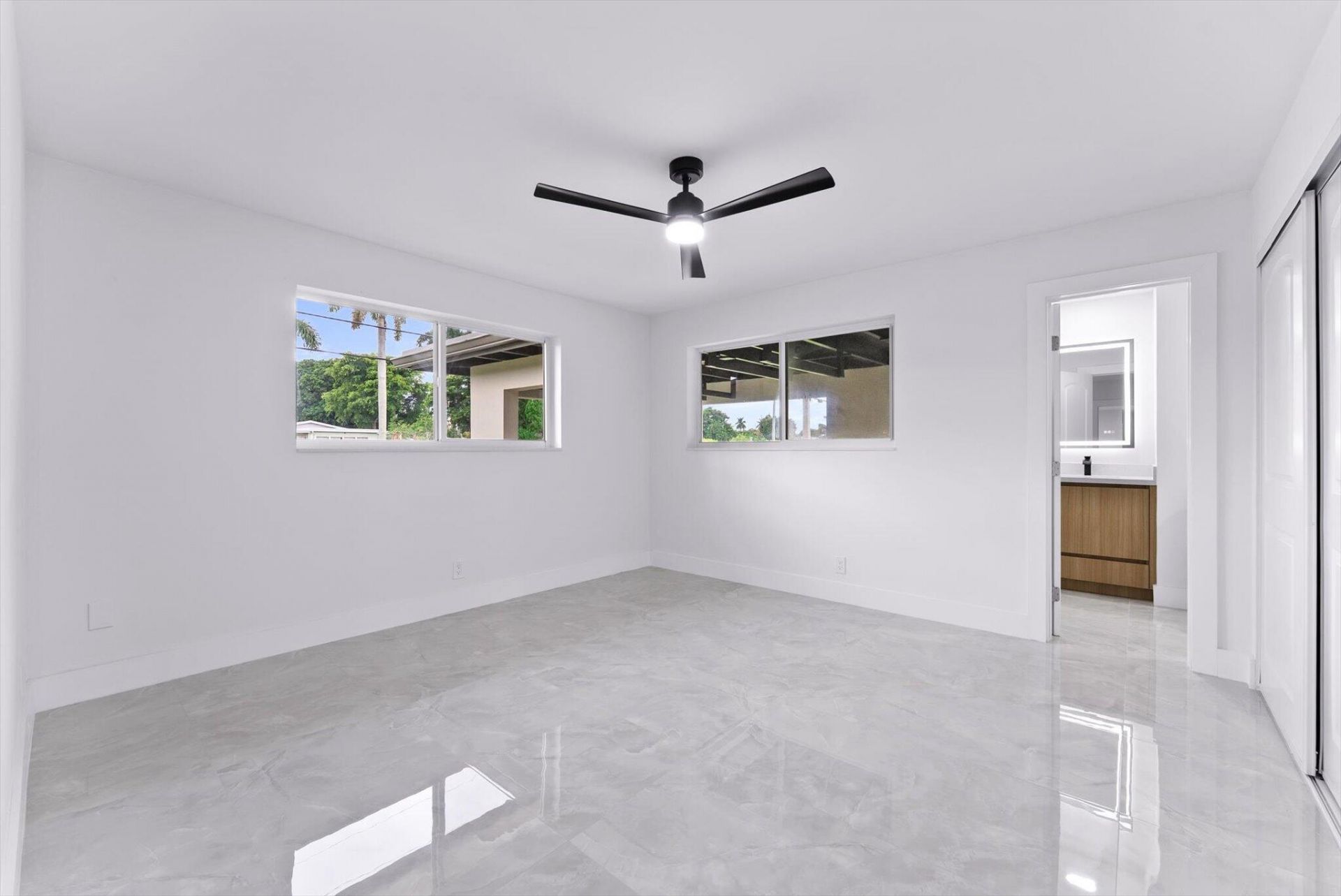 256 Greenbrier Drive, Palm Springs, FL 33461 Photo