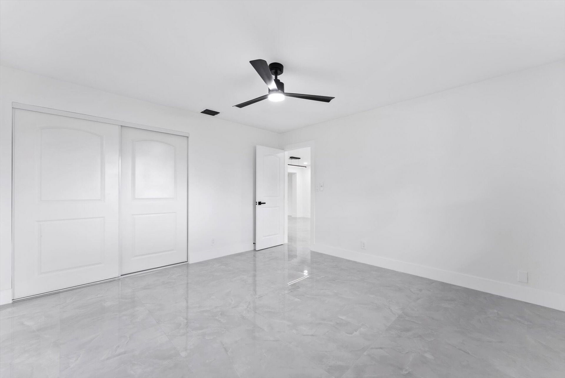 256 Greenbrier Drive, Palm Springs, FL 33461 Photo