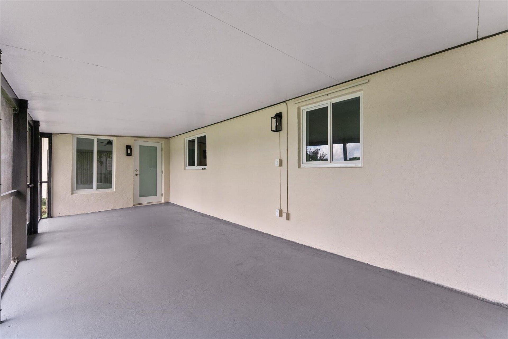 256 Greenbrier Drive, Palm Springs, FL 33461 Photo
