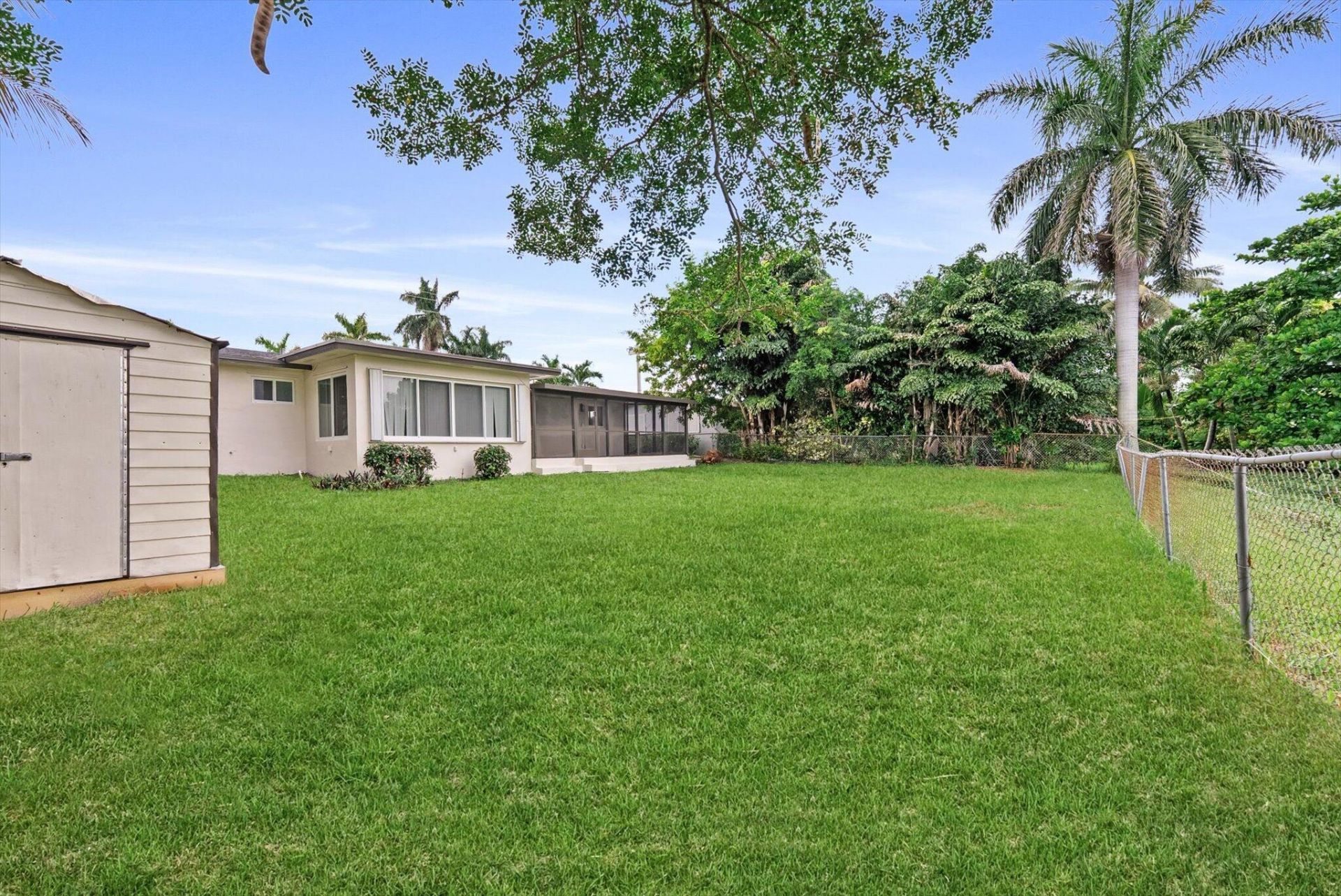 256 Greenbrier Drive, Palm Springs, FL 33461 Photo