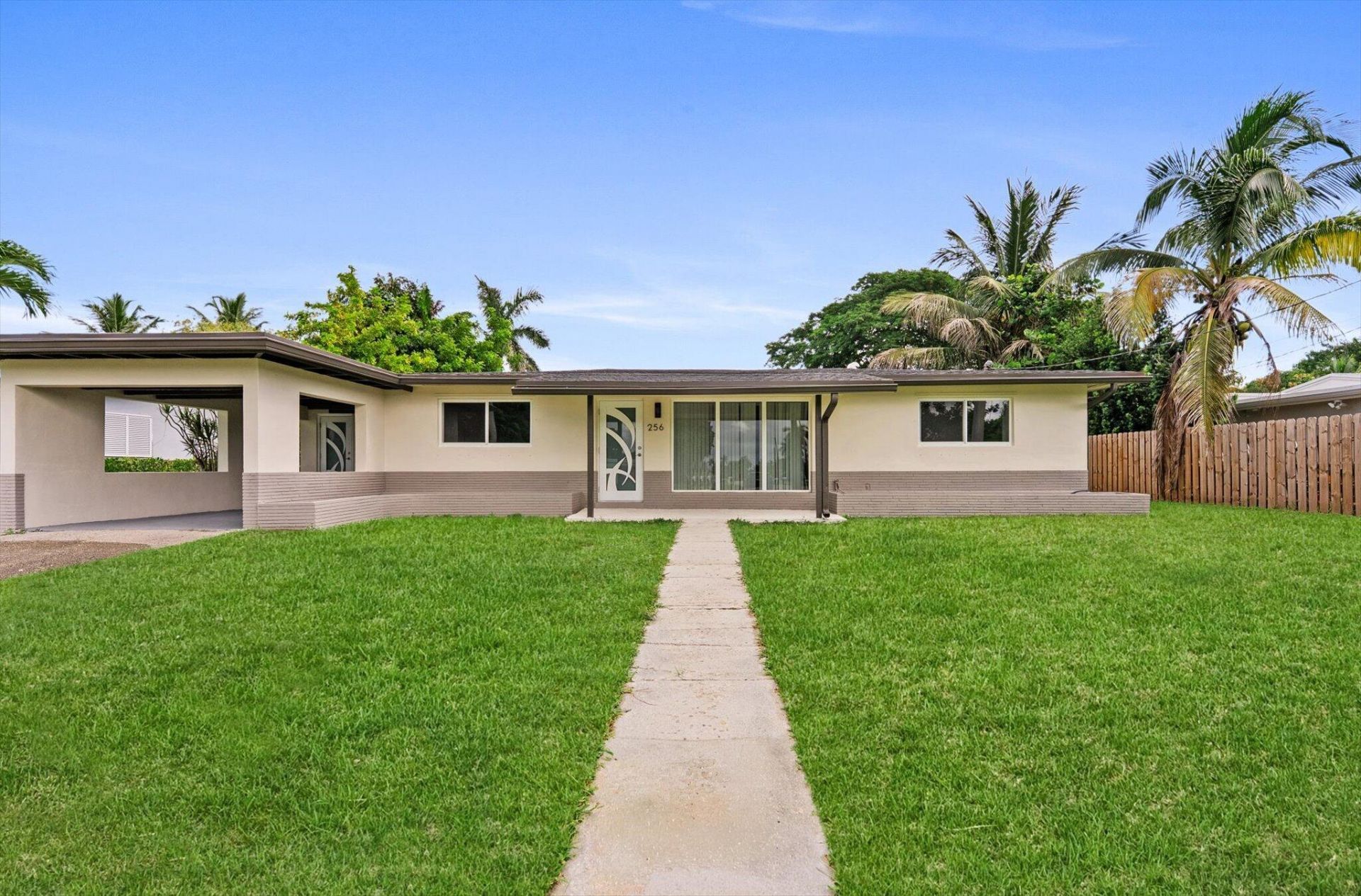256 Greenbrier Drive, Palm Springs, FL 33461 Photo