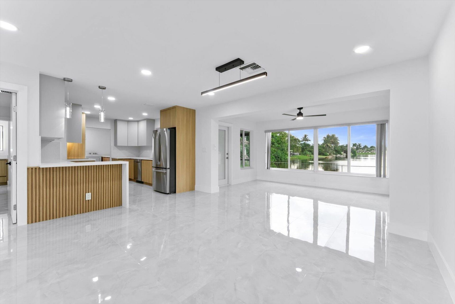 256 Greenbrier Drive, Palm Springs, FL 33461 Photo