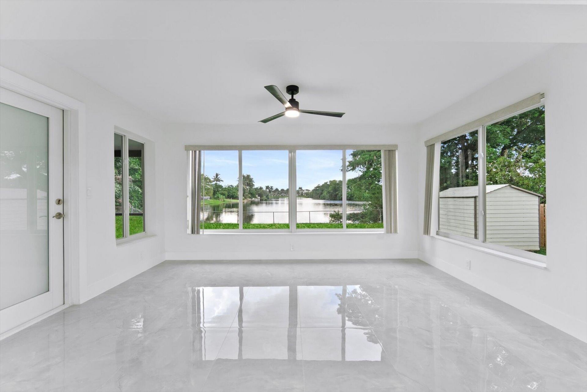 256 Greenbrier Drive, Palm Springs, FL 33461 Photo