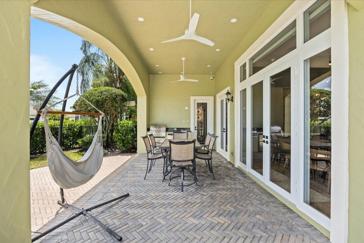 117 SE San Priverno, Port Saint Lucie, FL 34984 Photo
