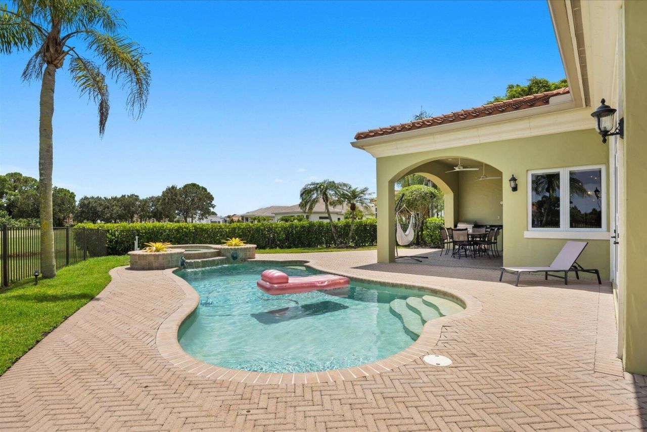 117 SE San Priverno, Port Saint Lucie, FL 34984 Photo