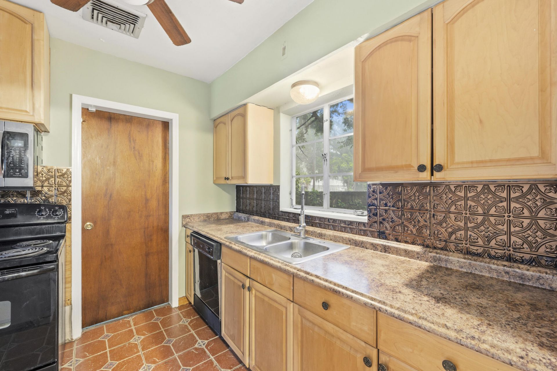 1054 Trinidad Avenue, Fort Pierce, FL 34982 Photo