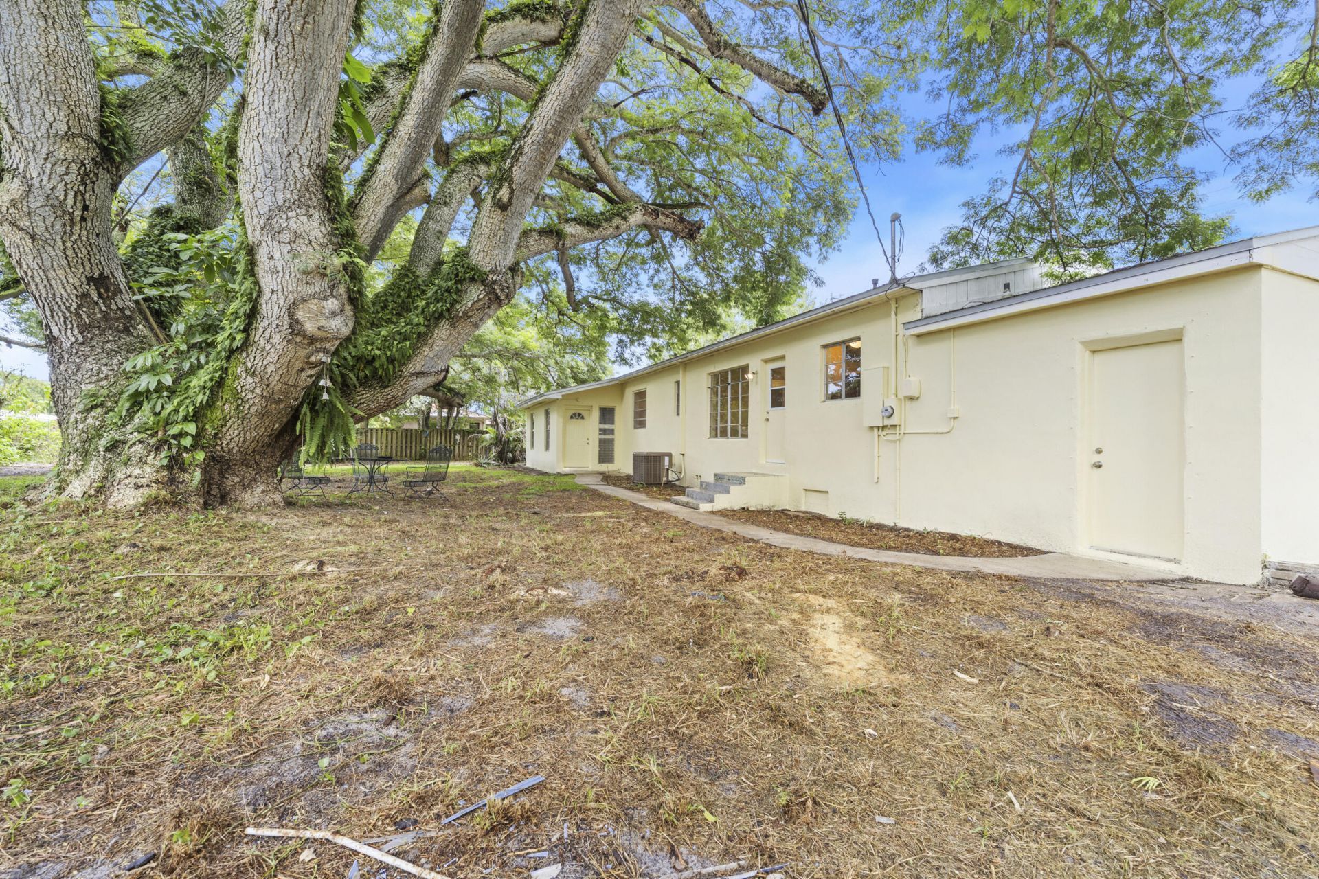 1054 Trinidad Avenue, Fort Pierce, FL 34982 Photo