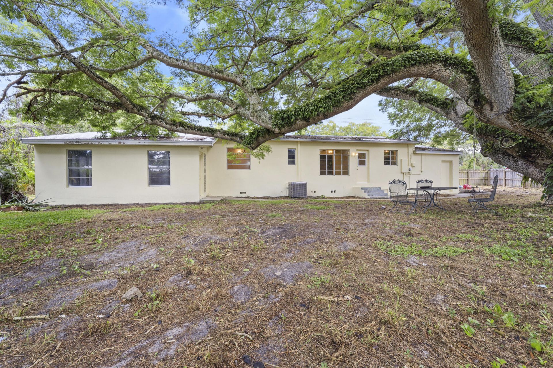 1054 Trinidad Avenue, Fort Pierce, FL 34982 Photo