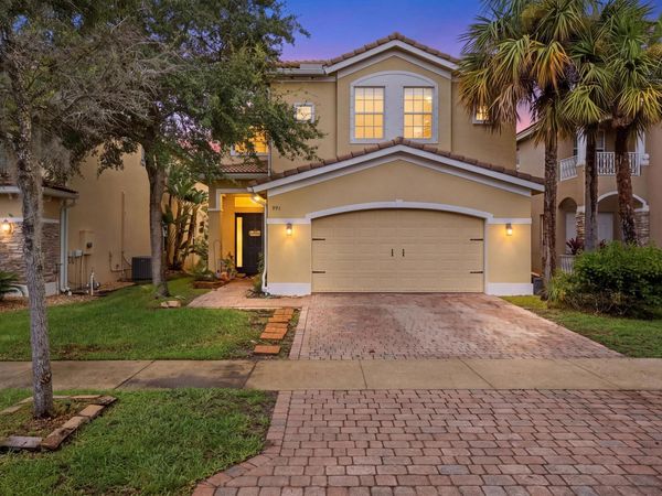 991 NW Leonardo Circle, Port St. Lucie, FL 34986