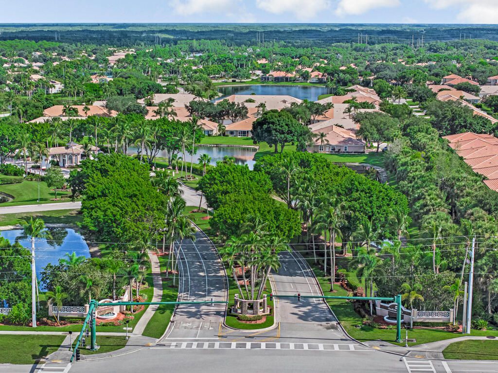 8429 Long Bay, West Palm Beach, FL 33411 Photo