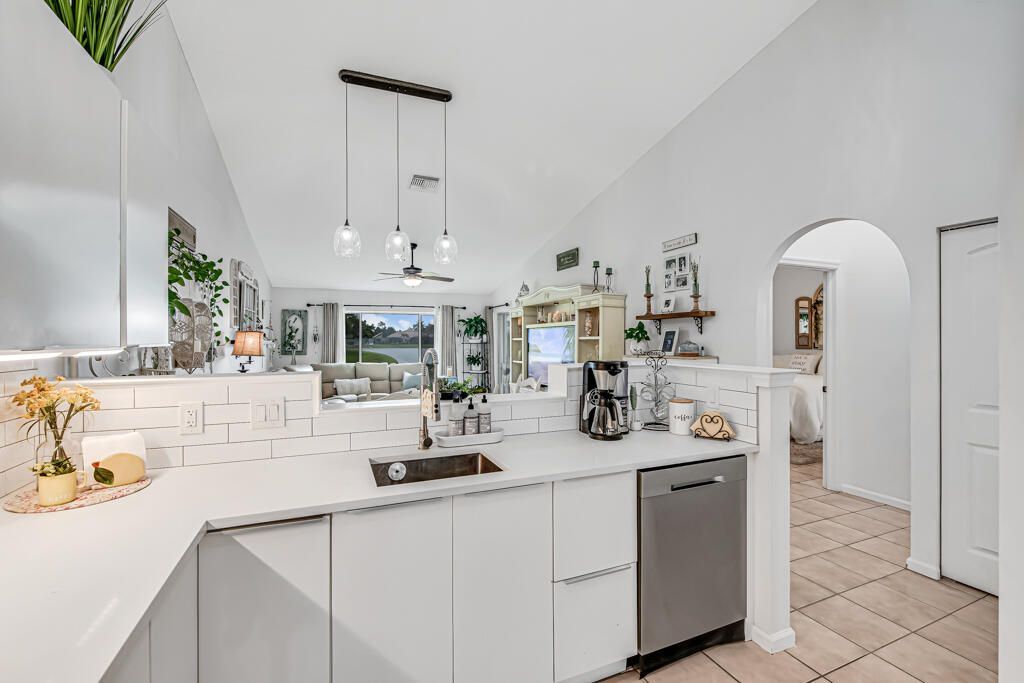 8429 Long Bay, West Palm Beach, FL 33411 Photo